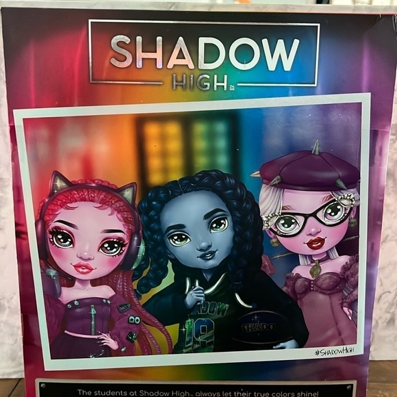 Shadow High Lavender Lynn - Purple Fashion Doll new - Picture 5 of 7